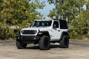 Jeep Wrangler Suspension Lift Kit - Rough Country - 2.5 Inch Lift Kit - '24-'25